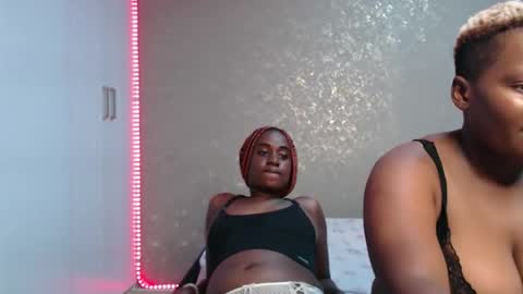 Snapshot of zinadine_ chatting on February 21, 2026, 5:58 pm Zinadine online show from February 21, 2026, 5:58 pm