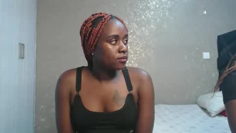 Snapshot of zinadine_ chatting on February 22, 2026, 2:59 pm Zinadine online show from February 22, 2026, 2:59 pm