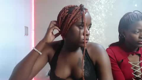 Snapshot of zinadine_ chatting on February 25, 2026, 6:17 pm Zinadine online show from February 25, 2026, 6:17 pm