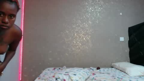 Snapshot of zinadine_ chatting on March 5, 2026, 4:52 am Zinadine online show from March 5, 2026, 4:52 am