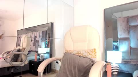 Nia  online show from January 21, 2025, 5:20 pm