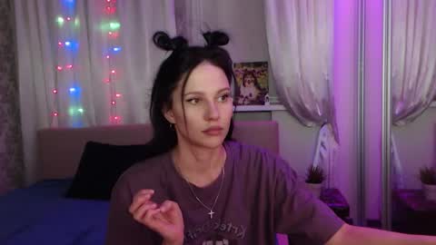 Zlata online show from November 3, 2025, 8:43 pm