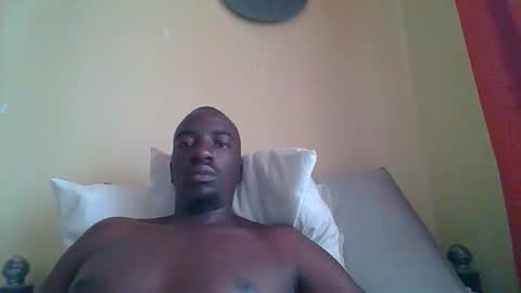 Snapshot of zlatann2012 chatting on October 14, 2025, 6:47 am Zlatann2012 online show from October 14, 2025, 6:47 am