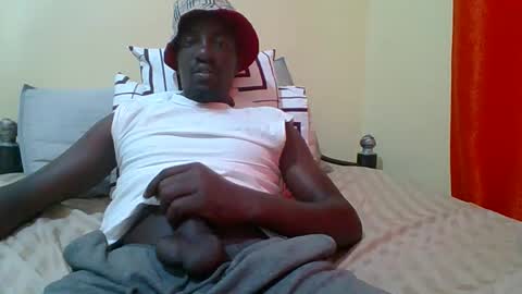 Snapshot of zlatann2012 chatting on October 18, 2025, 11:00 am Zlatann2012 online show from October 18, 2025, 11:00 am