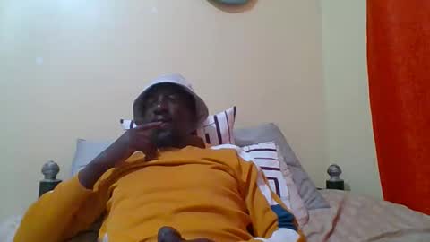 Snapshot of zlatann2012 chatting on November 1, 2025, 7:27 pm Zlatann2012 online show from November 1, 2025, 7:27 pm