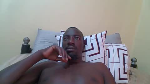 Snapshot of zlatann2012 chatting on November 3, 2025, 10:16 am Zlatann2012 online show from November 3, 2025, 10:16 am