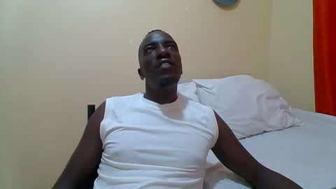 Snapshot of zlatann2012 chatting on November 10, 2025, 7:24 pm Zlatann2012 online show from November 10, 2025, 7:24 pm