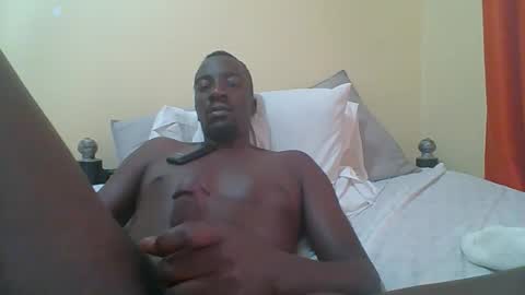 Snapshot of zlatann2012 chatting on November 27, 2025, 11:12 am Zlatann2012 online show from November 27, 2025, 11:12 am