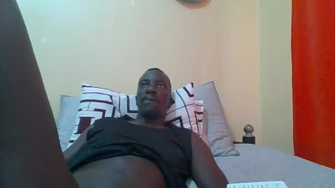 Snapshot of zlatann2012 chatting on December 18, 2025, 9:48 am Zlatann2012 online show from December 18, 2025, 9:48 am