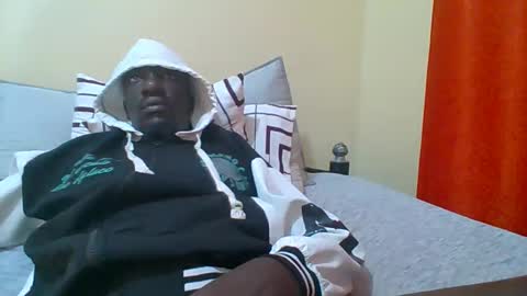 Snapshot of zlatann2012 chatting on December 20, 2025, 1:02 am Zlatann2012 online show from December 20, 2025, 1:02 am