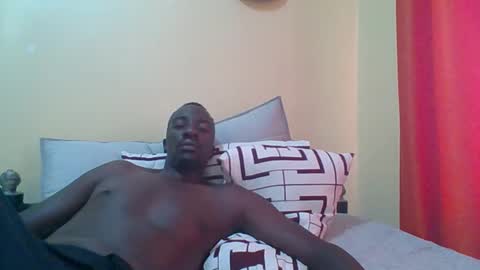 Snapshot of zlatann2012 chatting on December 21, 2025, 10:11 am Zlatann2012 online show from December 21, 2025, 10:11 am