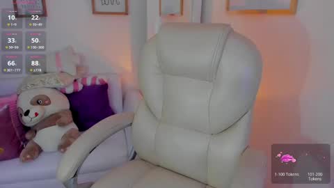 Zobe Love online show from December 22, 2025, 6:05 pm