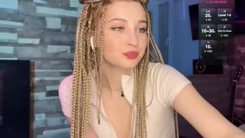 Zoe online show from March 9, 2025, 4:22 pm