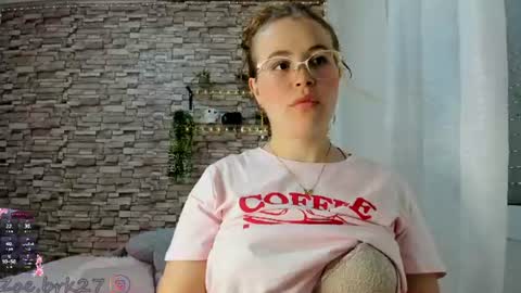 Snapshot of zoe_brk chatting on June 18, 2026, 9:14 am zoe brk online show from June 18, 2026, 9:14 am