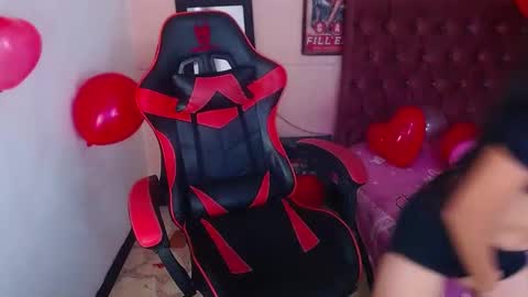 Z O E online show from February 15, 2025, 1:42 am