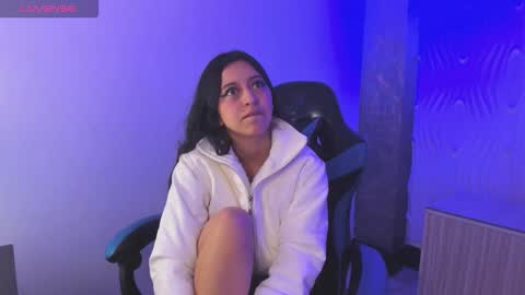 Z O E online show from September 18, 2025, 8:44 pm