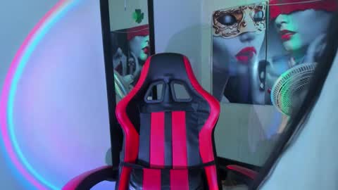 Z O E online show from September 25, 2025, 8:45 pm