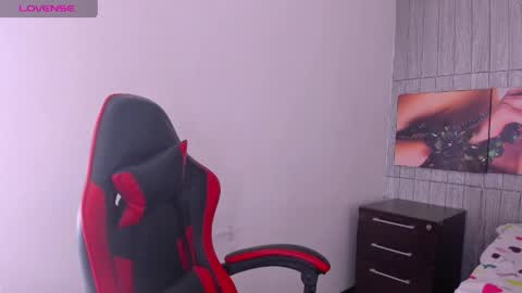 Z O E online show from April 10, 2026, 8:46 pm