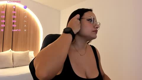 Zoe  online show from October 22, 2025, 12:38 pm