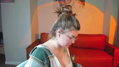 Zoe online show from March 6, 2026, 2:02 pm