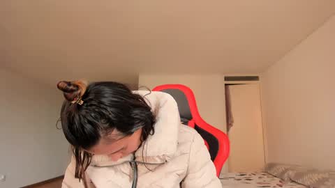 Snapshot of zoe_jeane_beker chatting on February 4, 2025, 9:41 pm ZOE online show from February 4, 2025, 9:41 pm