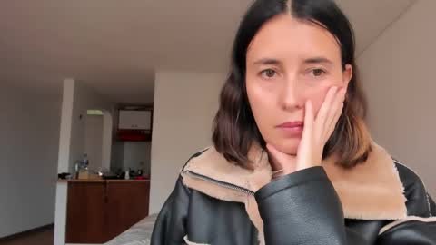 Snapshot of zoe_jeane_beker chatting on February 13, 2025, 10:33 pm ZOE online show from February 13, 2025, 10:33 pm