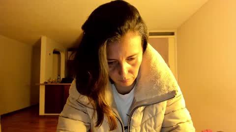 Snapshot of zoe_jeane_beker chatting on March 9, 2025, 12:00 am ZOE online show from March 9, 2025, 12:00 am