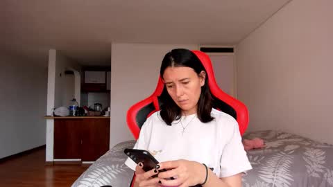 Snapshot of zoe_jeane_beker chatting on September 8, 2025, 8:41 pm ZOE online show from September 8, 2025, 8:41 pm