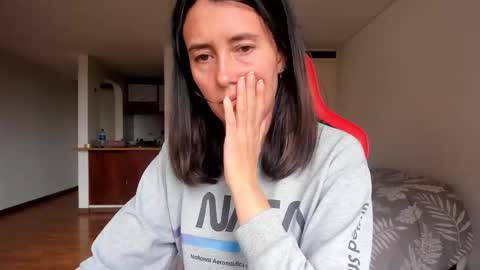 Snapshot of zoe_jeane_beker chatting on October 16, 2025, 7:59 pm ZOE online show from October 16, 2025, 7:59 pm