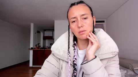 Snapshot of zoe_jeane_beker chatting on November 25, 2025, 8:09 pm ZOE online show from November 25, 2025, 8:09 pm