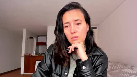 Snapshot of zoe_jeane_beker chatting on December 16, 2025, 6:46 pm ZOE online show from December 16, 2025, 6:46 pm