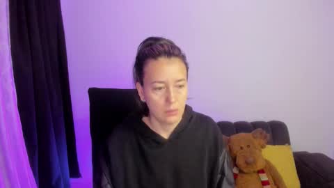 Snapshot of zoe_jeane_beker chatting on February 8, 2026, 9:02 am ZOE online show from February 8, 2026, 9:02 am