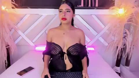 Zoey  online show from April 12, 2026, 9:42 pm