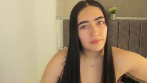 zoe_jones7 online show from November 23, 2025, 3:06 am