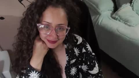 Zoe Koller online show from November 21, 2025, 3:44 pm