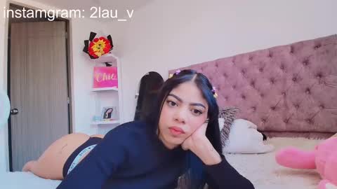 zoe_kravitx_ online show from November 12, 2025, 12:16 pm