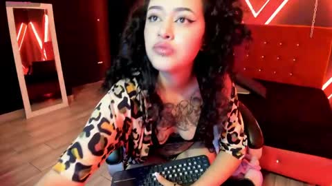 zoe  online show from April 21, 2026, 3:57 am