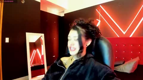 zoe  online show from May 21, 2026, 3:57 am