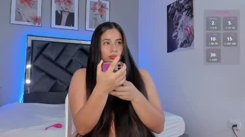 zoe_longhair online show from March 26, 2026, 7:19 pm