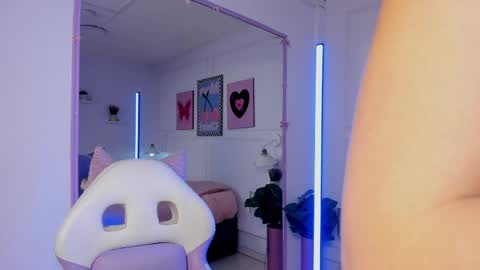 Zoe Lynch online show from April 9, 2026, 11:37 am