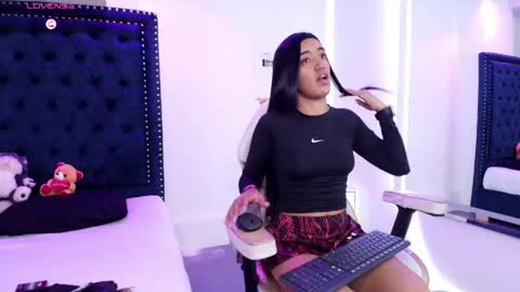 zoe  online show from May 18, 2026, 7:41 pm