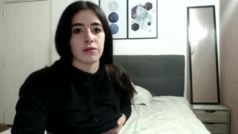 Zoe online show from February 26, 2025, 3:53 am