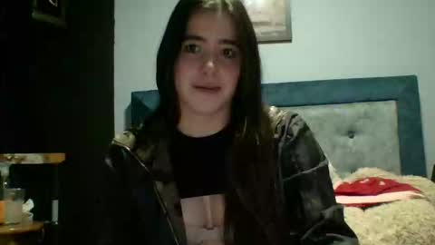 Zoe online show from November 25, 2025, 5:13 pm