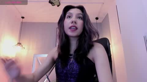 zoe_moreau online show from February 2, 2026, 7:23 pm