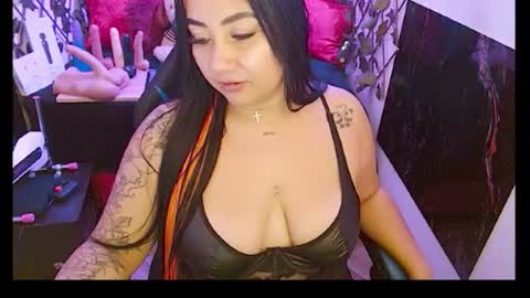 zoe_naughty22 online show from April 21, 2026, 2:51 am