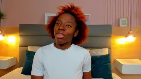 Zoe Novakk  online show from October 16, 2025, 3:24 pm