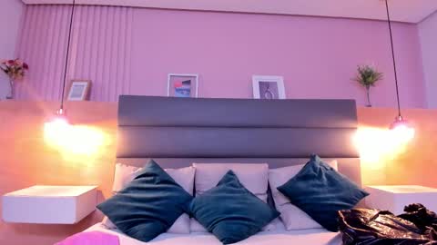 Zoe Novakk  online show from November 5, 2025, 1:55 pm