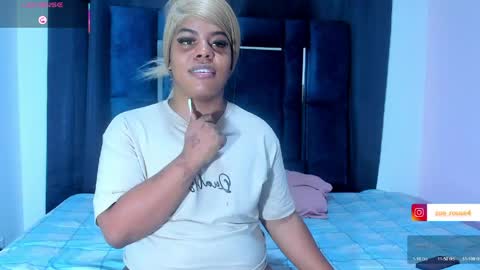 zoe_rosee4 online show from May 9, 2026, 7:46 am