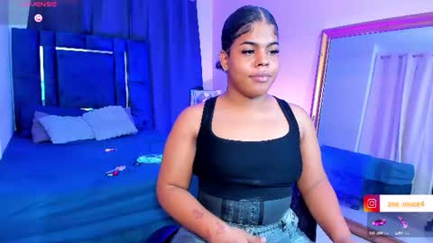 zoe_rosee4 online show from July 19, 2026, 7:01 am