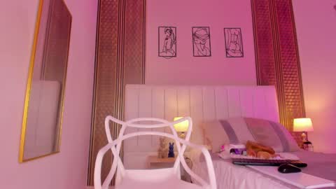 Hi guys i am Zoe  online show from November 14, 2025, 11:42 am